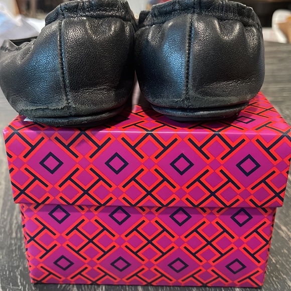 Tory Burch Minnie Travel Flat* - Picture 4 of 6